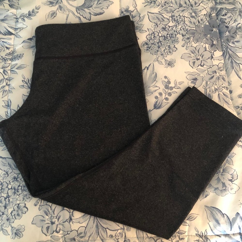Zobha Charcoal Gray Crop Leggings